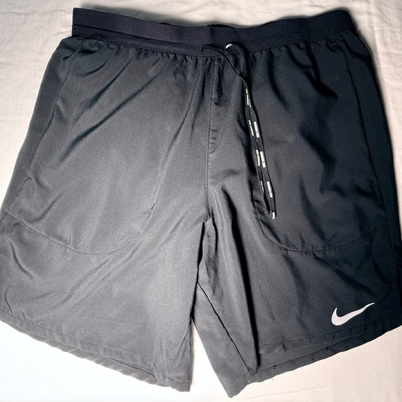 Nike Men's Dark Gray Athletic Shorts - Picture 1 of 5